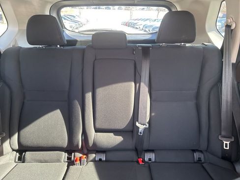 Used 2023 Nissan Rogue S image 23