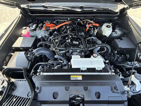 Used 2025 Toyota Tacoma TRD Off-Road AWD/4WD image 26