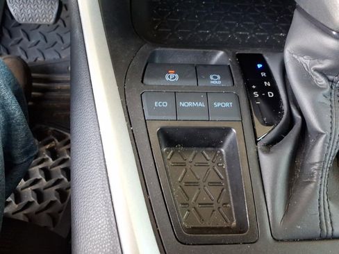 Used 2023 Toyota RAV4 LE FWD image 15