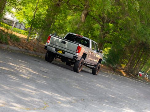 Used 2018 Chevrolet Silverado 1500 LTZ Z71 w/ LTZ Plus Package AWD/4WD image 48