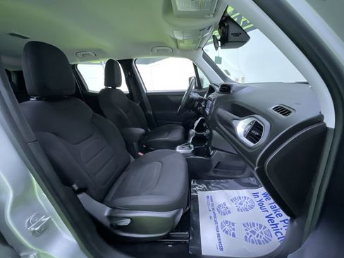 Used 2018 Jeep Renegade Latitude image 27