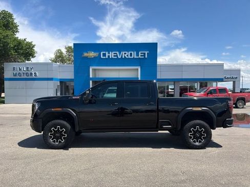 Used 2024 GMC Sierra 2500 AT4X AWD/4WD image 1
