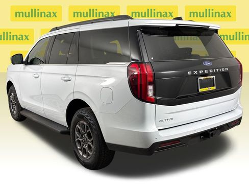 Certified 2025 Ford Expedition Active image 11