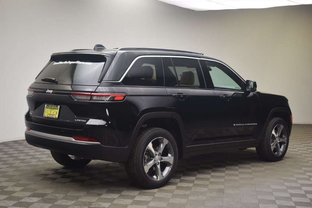 New 2026 Jeep Grand Cherokee Limited w/ Luxury Tech Group II AWD/4WD image 6