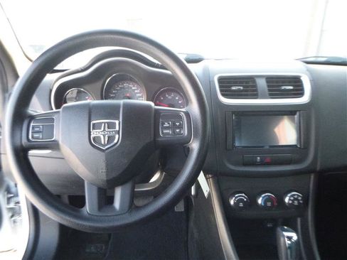 Used 2012 Dodge Avenger SE image 10