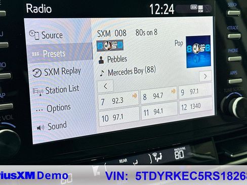 Used 2024 Toyota Sienna XLE image 29