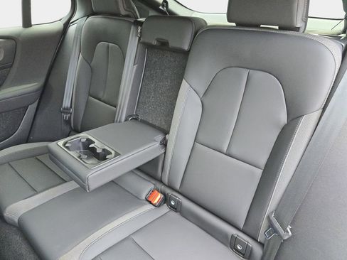 Used 2023 Volvo C40 Recharge Core w/ Protection Package Premier AWD/4WD image 17