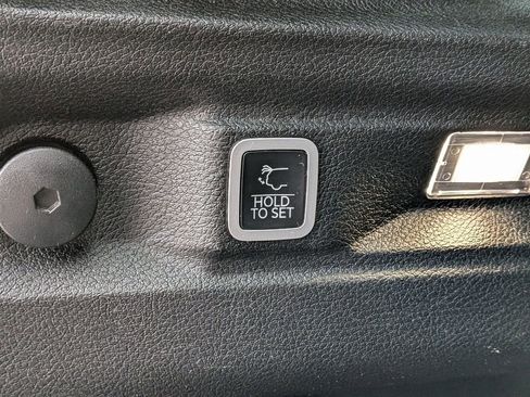 Used 2024 Jeep Grand Cherokee L Limited AWD/4WD image 8