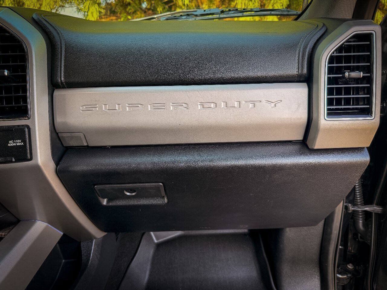 Used 2019 Ford F250 Lariat w/ Lariat Ultimate Package AWD/4WD image 26