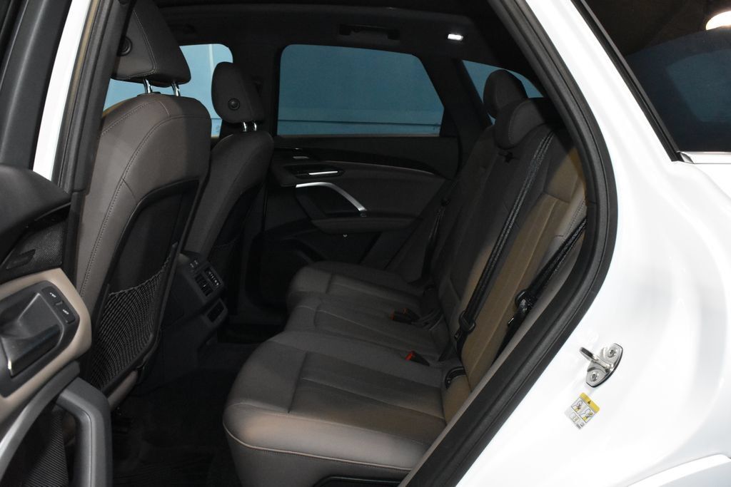 Certified 2025 Audi Q5 Premium Plus w/ Premium Plus AWD/4WD image 18