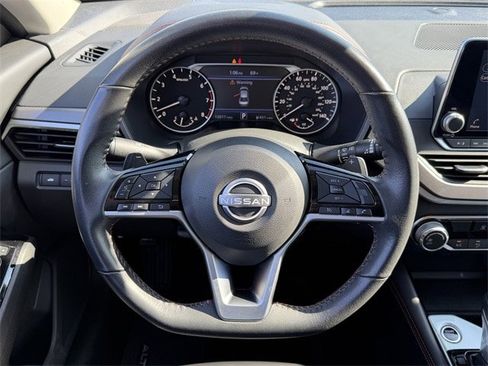 Used 2024 Nissan Altima 2.5 SR image 13