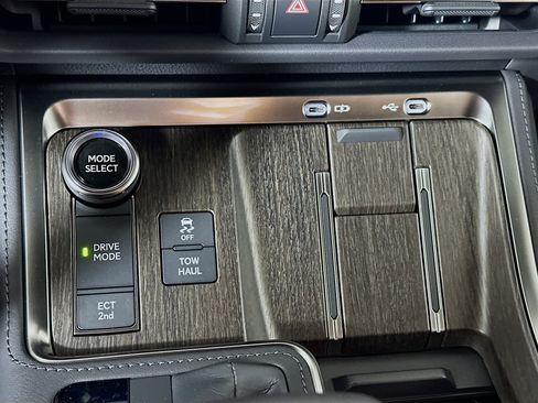 New 2026 Lexus GX 550 w/ Accessory Package (2T) AWD/4WD image 15