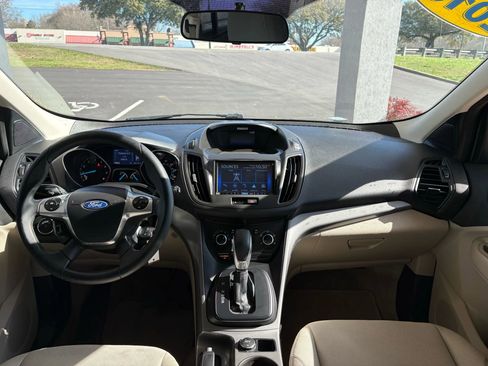 Used 2015 Ford Escape SE FWD image 11