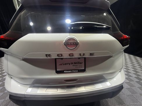 New 2026 Nissan Rogue SV FWD image 24