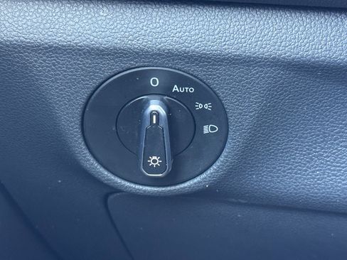 Used 2024 Volkswagen Jetta SE image 15