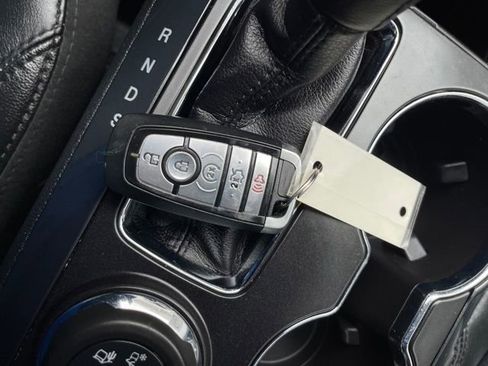 Used 2018 Ford Explorer XLT w/ Equipment Group 202A image 22