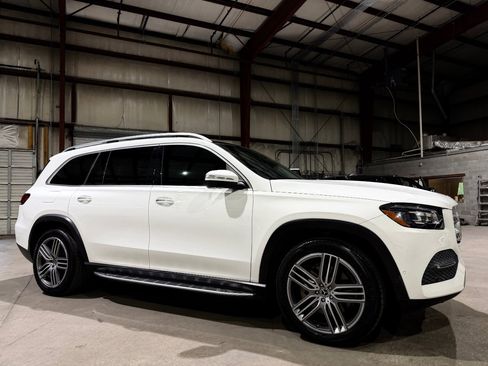 Used 2021 Mercedes-Benz GLS 450 4MATIC image 3
