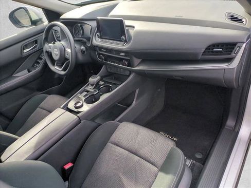 Used 2024 Nissan Rogue SV image 27
