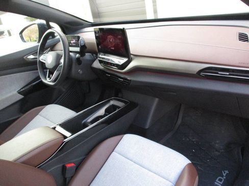 Used 2023 Volkswagen ID.4 Pro image 65