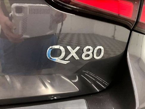 Used 2022 INFINITI QX80 Sensory w/ Cargo Package AWD/4WD image 9