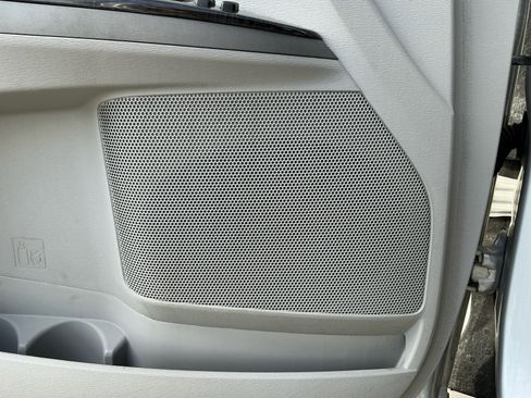 Used 2013 Toyota Venza LE image 25