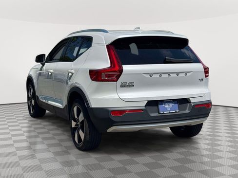 Used 2022 Volvo XC40 T5 Momentum w/ Premium Package AWD/4WD image 7