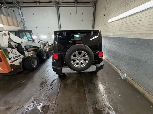 Used 2011 Jeep Wrangler Unlimited 70th Anniversary w/ Connectivity Group image 7