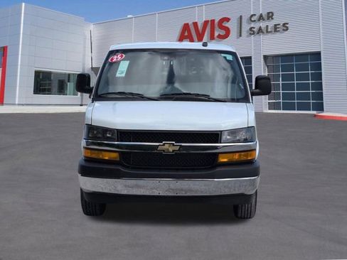 Used 2025 Chevrolet Express 3500 LT w/ LT Preferred Equipment Group RWD image 2