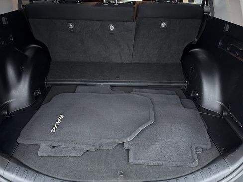 Used 2016 Toyota RAV4 XLE image 18