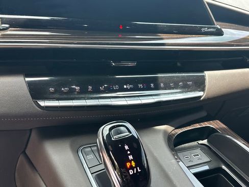 Used 2023 Cadillac Escalade ESV Sport w/ Touring Package AWD/4WD image 30