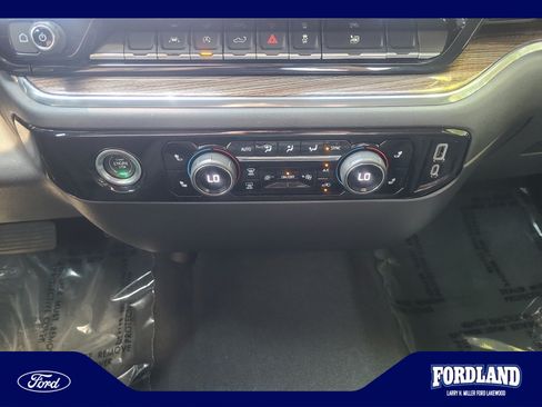 Used 2023 Chevrolet Silverado 1500 LT AWD/4WD image 30