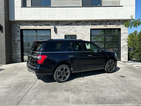 Used 2021 Ford Expedition Limited AWD/4WD image 3
