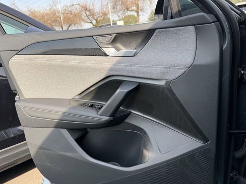 Used 2025 Volkswagen Tiguan S image 13