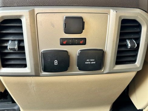 Used 2019 Ford F150 Lariat w/ Equipment Group 502A Luxury image 11