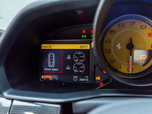 Used 2011 Ferrari 458 Italia Coupe RWD image 49