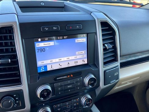 Used 2018 Ford F150 Lariat w/ Equipment Group 502A Luxury AWD/4WD image 34