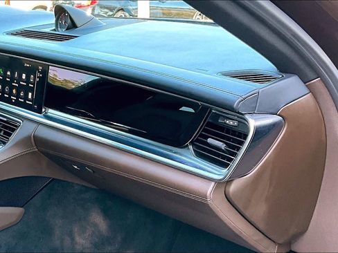 Used 2022 Porsche Panamera 4S w/ Premium Package image 18