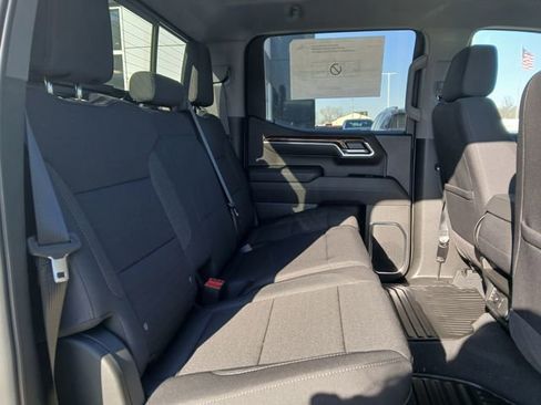 New 2026 GMC Sierra 1500 SLE w/ Preferred Package AWD/4WD image 17