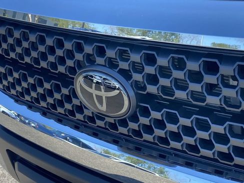 Used 2018 Toyota Tundra SR5 w/ SR5 Upgrade Package RWD image 24