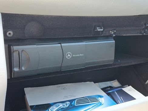 Used 2007 Mercedes-Benz C 230 Sedan image 26