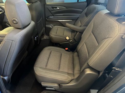 Used 2025 Chevrolet Traverse LT AWD/4WD image 21
