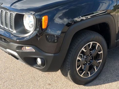 Used 2023 Jeep Renegade Latitude image 14