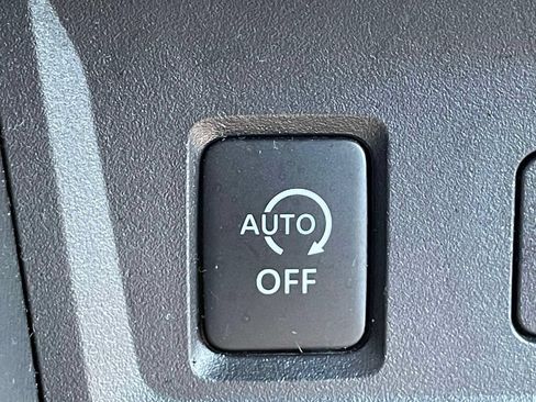 Used 2024 Nissan Sentra SV FWD image 29