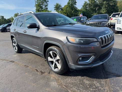 Used 2019 Jeep Cherokee Limited AWD/4WD image 7