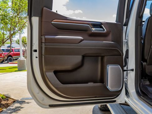 Used 2025 GMC Sierra 1500 Denali w/ Denali Reserve Package image 38