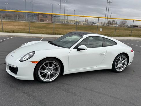 Used 2019 Porsche 911 Carrera image 2