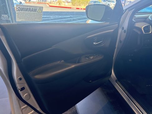 Used 2023 Nissan Murano SV image 21