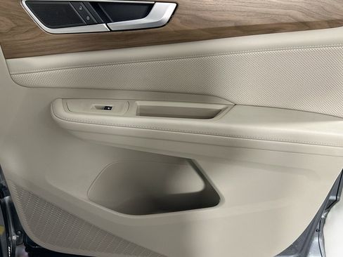 Used 2024 Volkswagen Atlas SE image 24