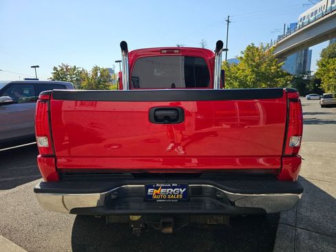 Used 2006 GMC TopKick C4500 2WD Crew Cab image 6