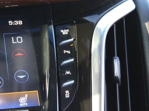 Used 2016 Cadillac Escalade Luxury RWD image 33